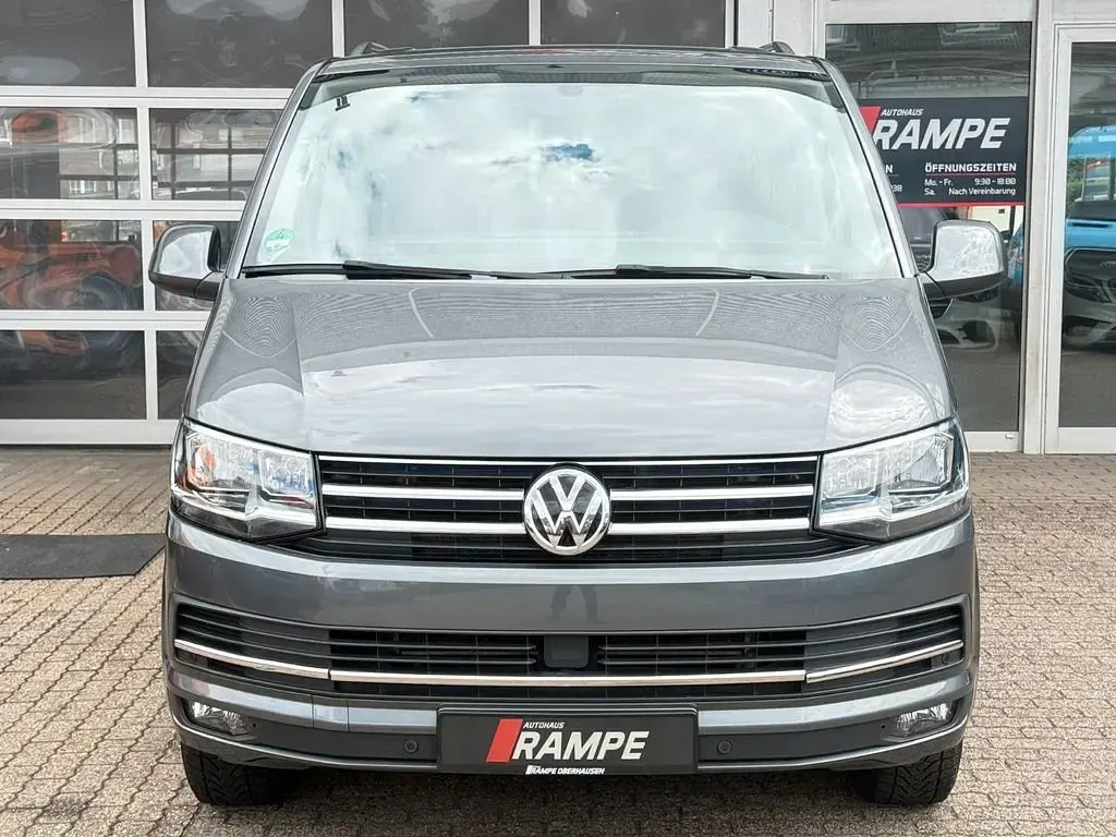 Gebraucht VW Caravelle 150 PS (110 kW) 2018 Grau Van