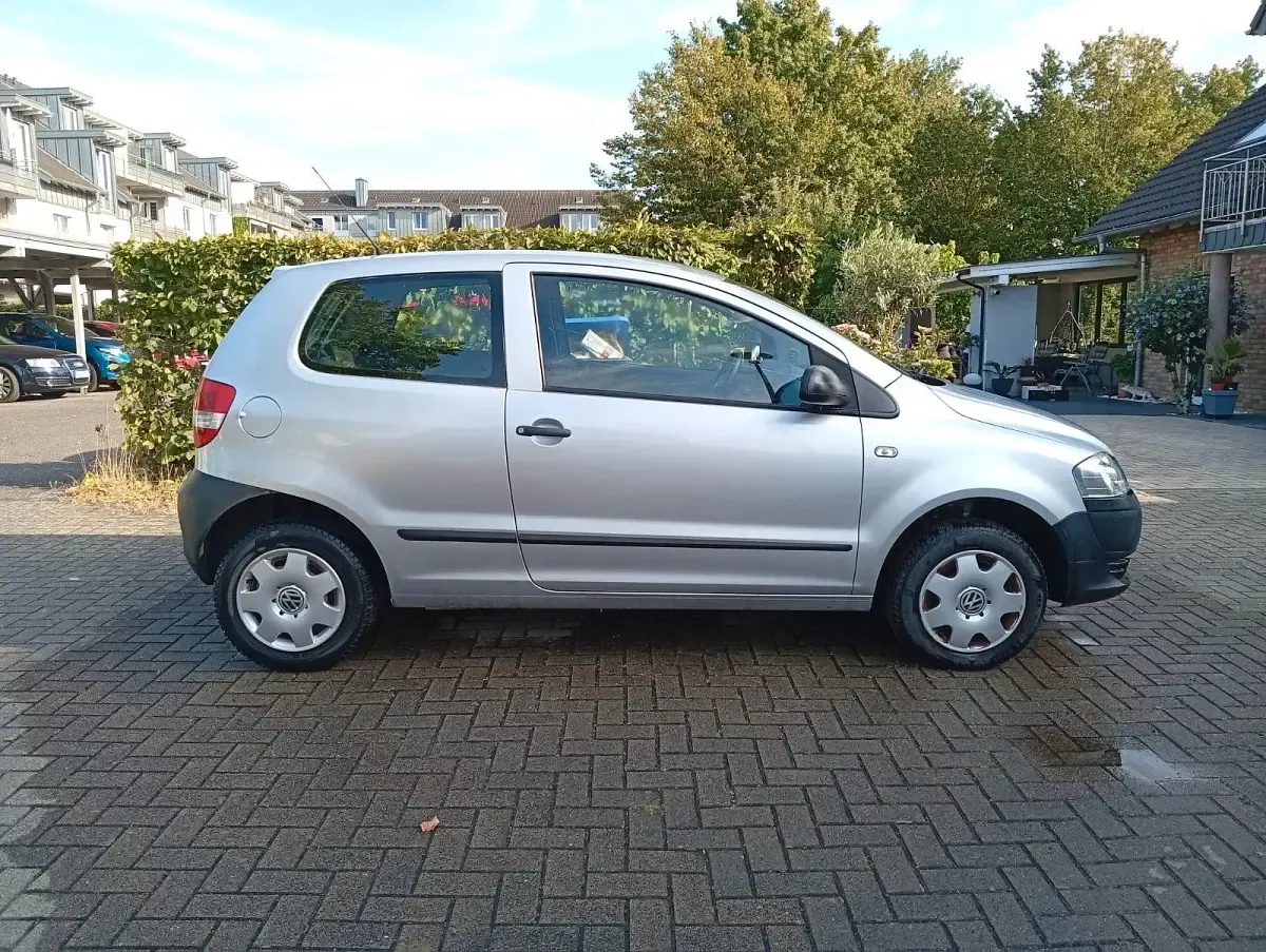Gebraucht VW Fox 54 PS (39 kW) 2008 Silber Kleinwagen