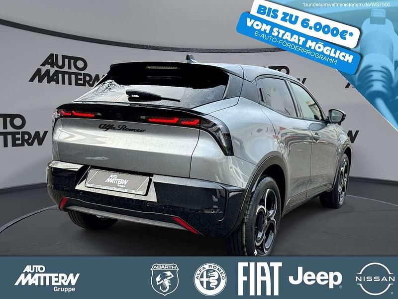 Neu Alfa Romeo Junior Tech Edition 114 kW (156 PS) 2026 Grau (grau) SUV