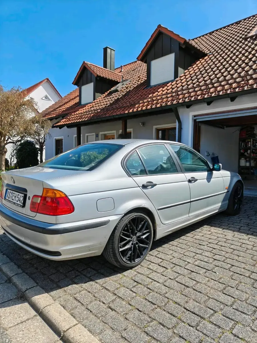 Gebraucht BMW 320 Performance 136 PS (100 kW) 1999 Silber Limousine