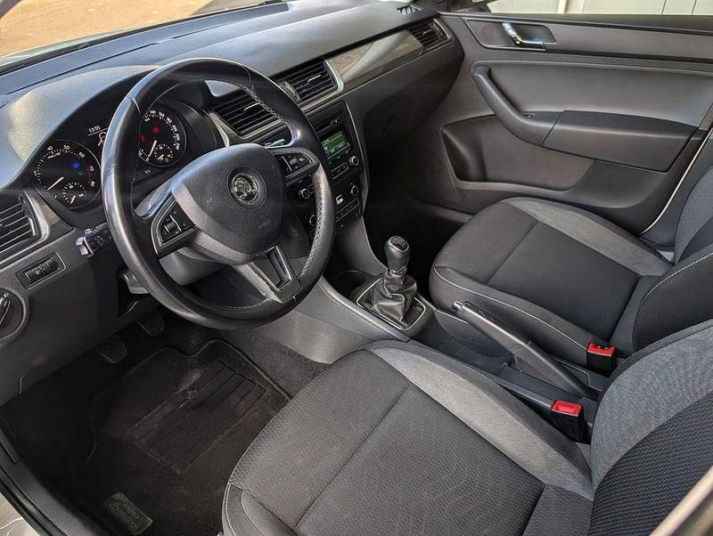 Gebraucht Skoda Rapid 105 PS (77 kW) 2014 Weiß Kleinwagen