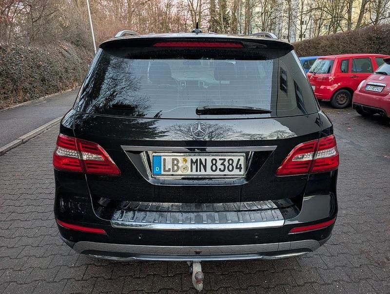 Gebraucht Mercedes ML350 258 PS (189 kW) 2011 Schwarz SUV