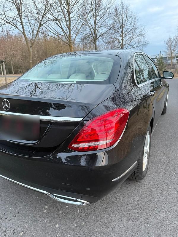 Gebraucht Mercedes C250 204 PS (150 kW) 2014 Schwarz Limousine