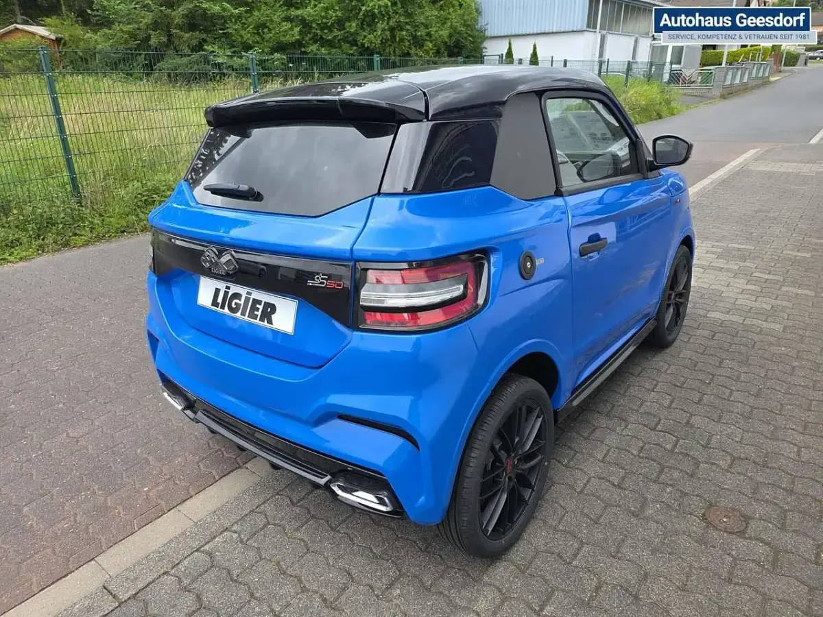 Neu Ligier JS50 2026 Reef blau Kleinwagen