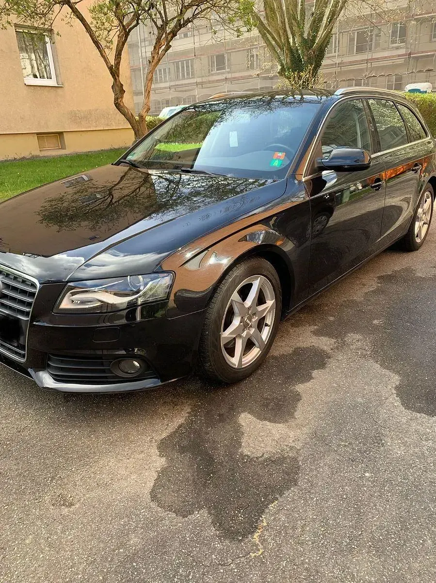 Käytetty Audi A4 Ambition 143 HP (105 kW) 2011 Musta Farmari