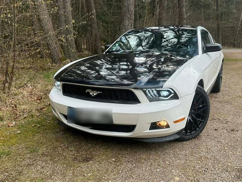 Gebraucht Ford Mustang 309 PS (227 kW) 2011 Weiß Coupé