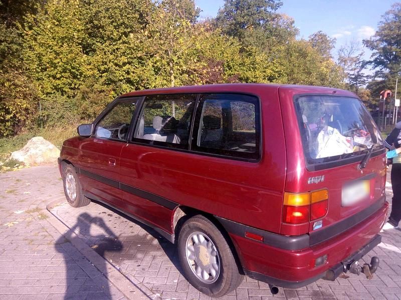 Gebraucht Mazda MPV 154 PS (113 kW) 1994 Rot Van / Kleinbus