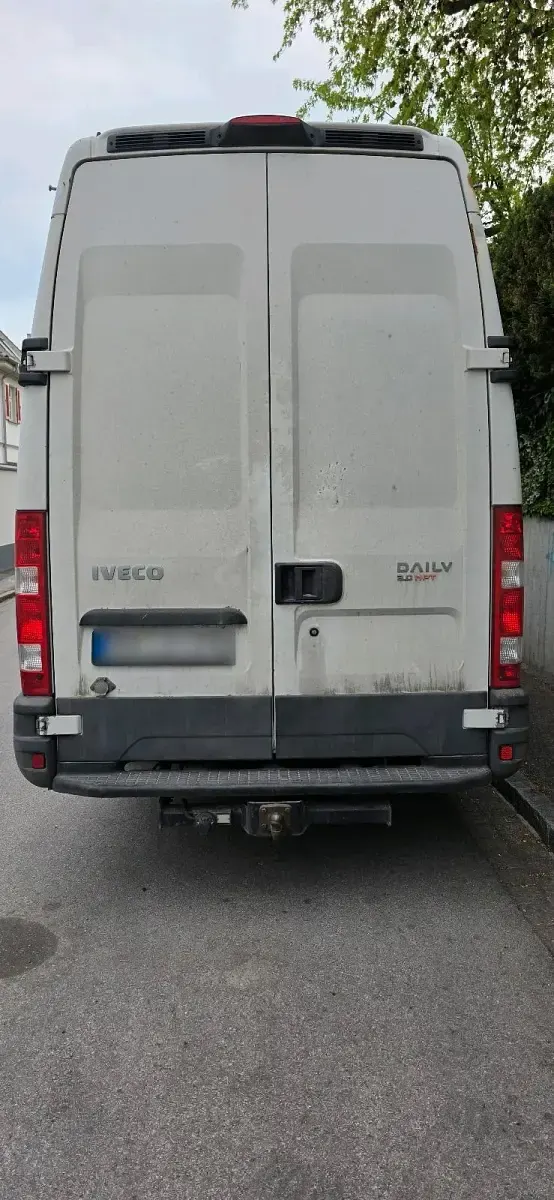 Second-hand Iveco Daily 177 CP (130 kW) 2007 Alb Berlinǎ