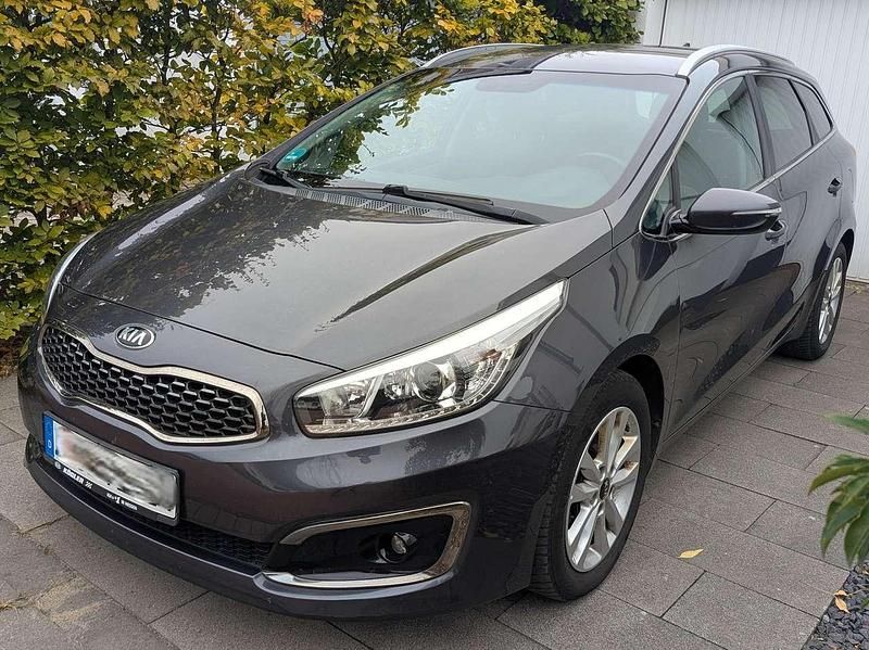 Grau Gebraucht 2017 Kia Ceed Sportswagon Spirit Kombi | 9.390 € (Fairer Preis) - Bild 1/4