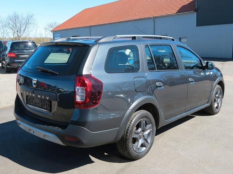 Gebraucht Dacia Logan MCV Celebration 90 PS (66 kW) 2018 Grau Limousine