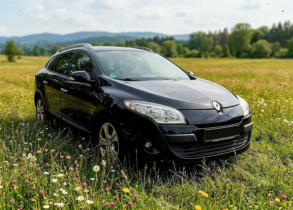 Gebraucht Renault Mégane Dynamique 116 PS (85 kW) 2012 Schwarz Limousine