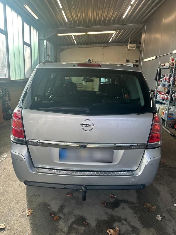 Gebraucht Opel Zafira 150 PS (110 kW) 2005 Silber Van / Kleinbus