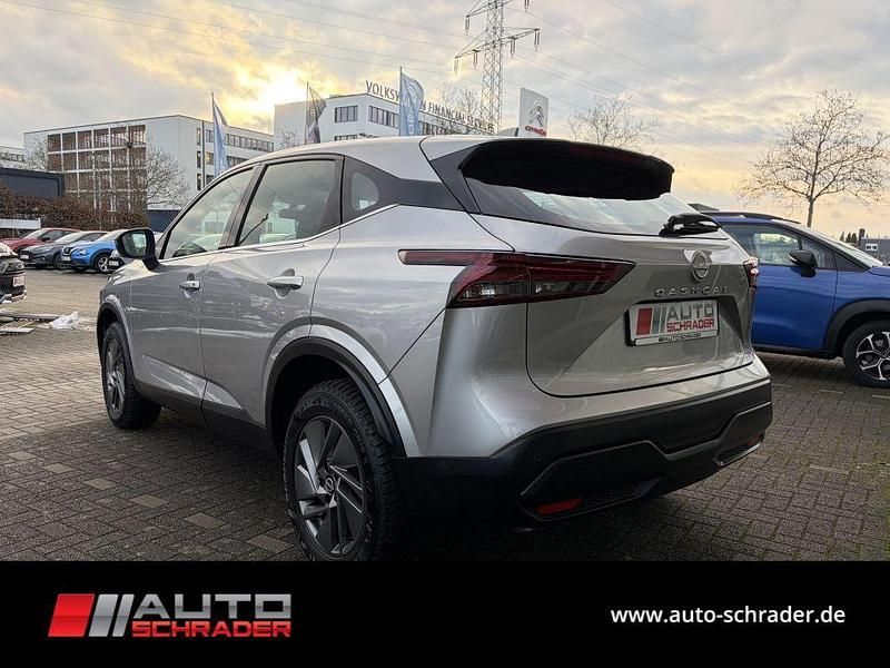 Gebraucht Nissan Qashqai Acenta 158 PS (116 kW) 2023 Silber SUV