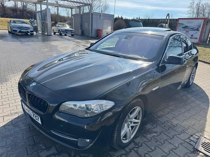 Gebraucht BMW 530 258 PS (189 kW) 2012 Schwarz Limousine