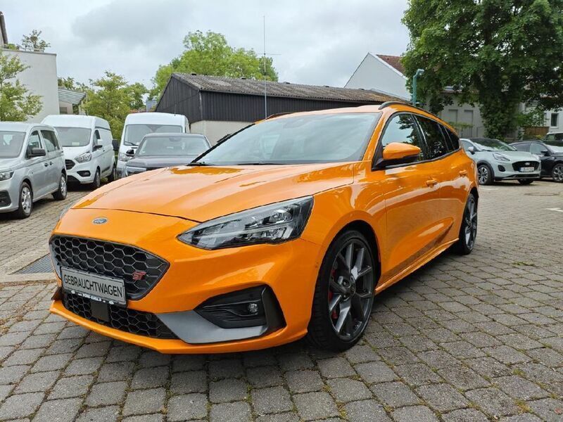 Orange Gebraucht 2021 Ford Focus ST Kombi | 31.489 € (Fairer Preis) - Bild 1/4
