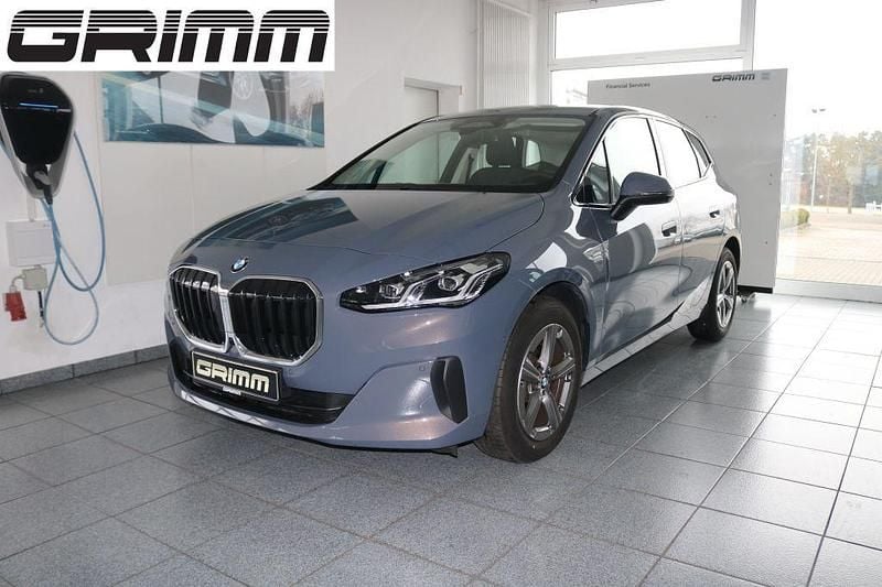 Gebraucht BMW 216 122 PS (89 kW) 2024 Sparkling kupfergrau metallic Van / Kleinbus