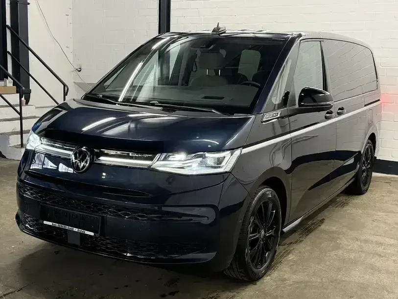 Gebraucht VW Multivan Style 150 PS (110 kW) 2025 Starlight blue metallic Van / Kleinbus