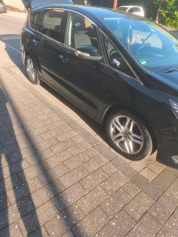 Gebraucht Ford S-MAX S 194 PS (142 kW) 2019 Schwarz Van / Kleinbus