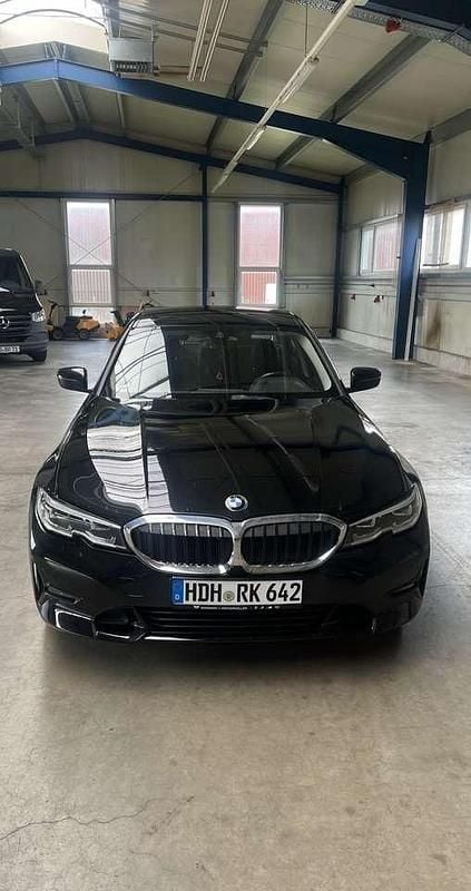 Gebraucht 2020 BMW 320 Sport Line Limousine | 29.500 € (Fairer Preis) - Bild 1/4