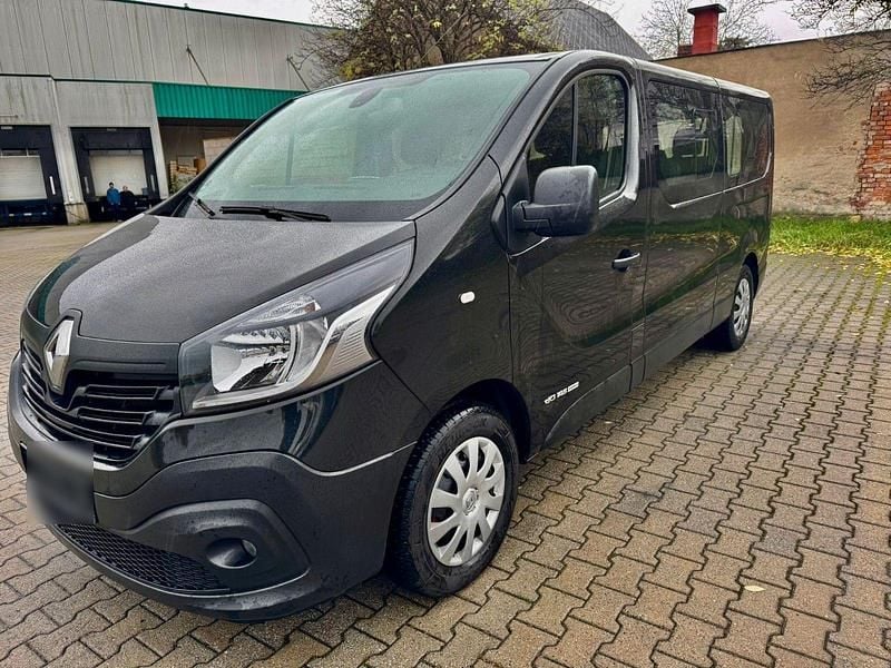 Schwarz Gebraucht 2017 Renault Trafic Expression Van / Kleinbus | 16.500 € (Guter Preis) - Bild 1/4