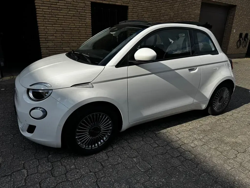 Gebraucht Fiat 500e 86 kW (118 PS) 2024 Weiß Cabrio