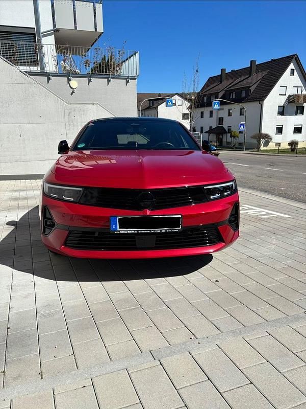 Gebraucht Opel Astra Ultimate 131 PS (96 kW) 2023 Rot Kleinwagen