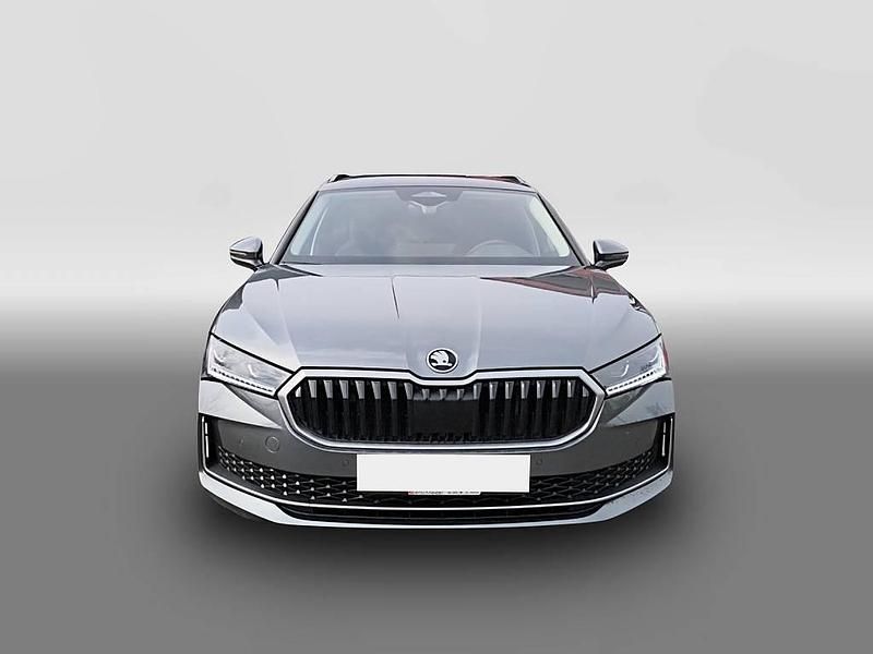 Używany Skoda Superb Selection 150 KM (110 kW) 2025 Szary Kombi