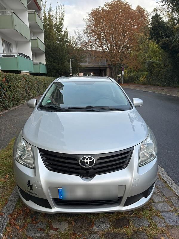 Silber Gebraucht 2010 Toyota Avensis Kombi | 3.900 € (Guter Preis) - Bild 1/4