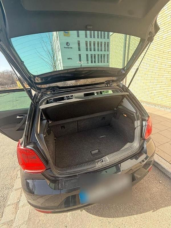 Gebraucht VW Polo LOUNGE 60 PS (44 kW) 2015 Schwarz Kleinwagen