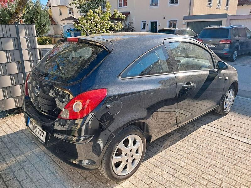 Second-hand Opel Corsa 69 CP (50 kW) 2014 Negru Hatchback