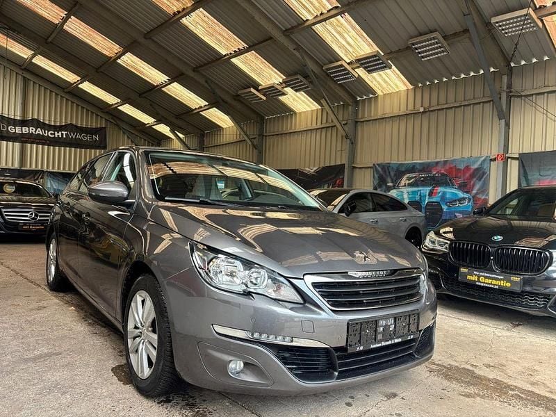 Gebraucht Peugeot 308 SW Active 131 PS (96 kW) 2016 Grau Kombi