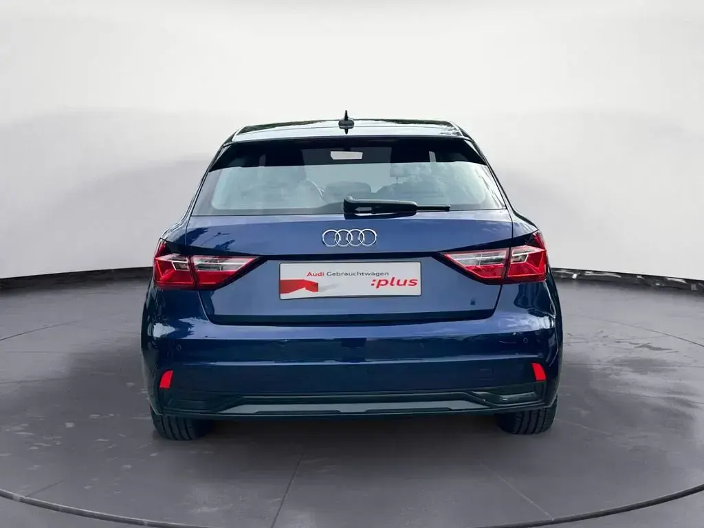 Gebraucht Audi A1 Sportback Advanced Plus 95 PS (69 kW) 2024 Navarrablau metallic Kleinwagen