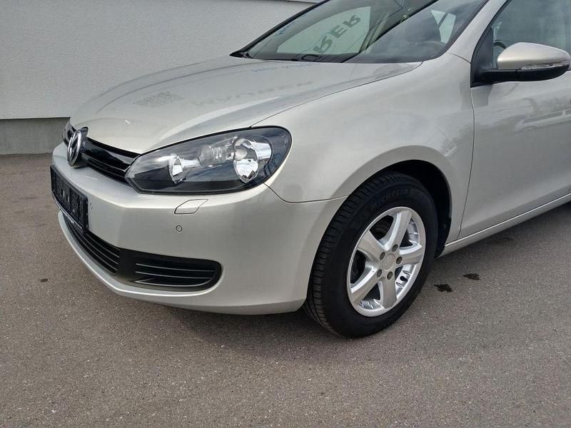 Gebraucht VW Golf VII Trendline 105 PS (77 kW) 2012 Silber Limousine