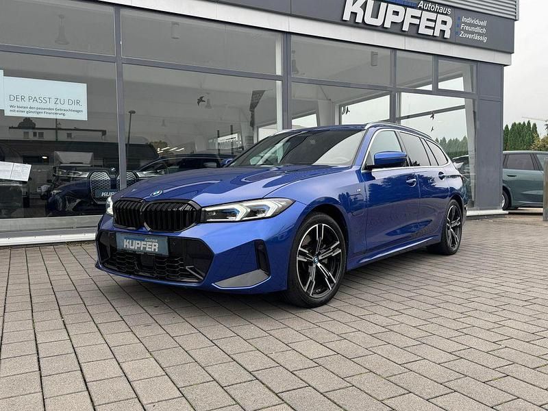 Blau Gebraucht 2023 BMW 330e M Sport Limousine | 37.500 € (Guter Preis) - Bild 1/4