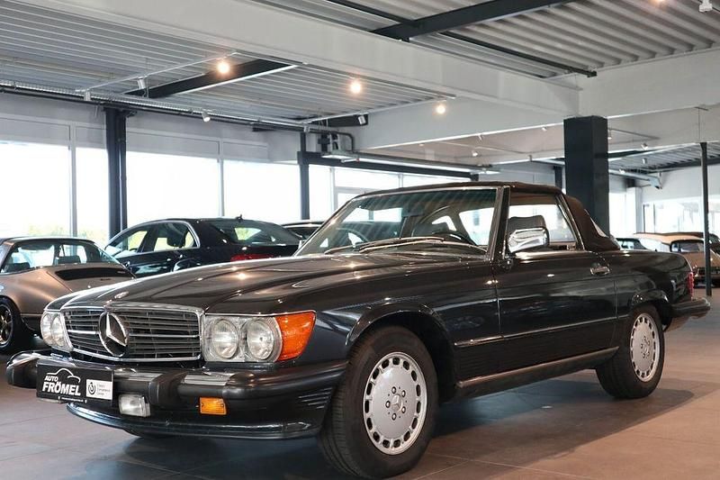 Gebraucht Mercedes 560 231 PS (169 kW) 1986 Schwarz Cabrio