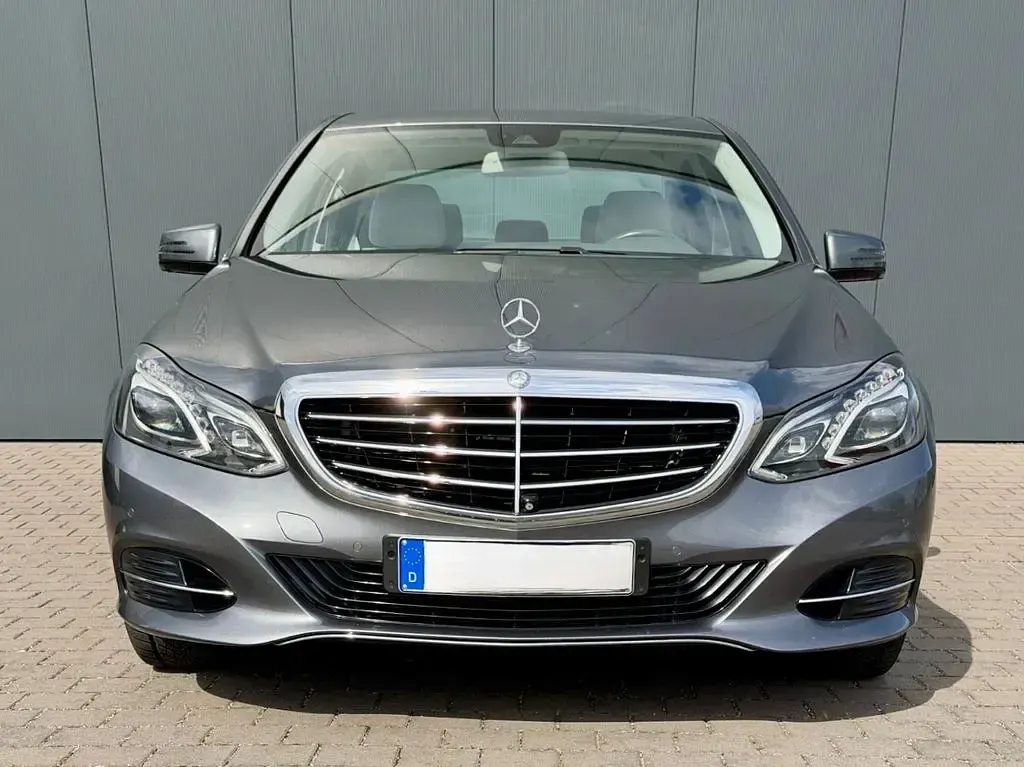 Gebraucht Mercedes E400 Business 333 PS (244 kW) 2015 Grau Limousine