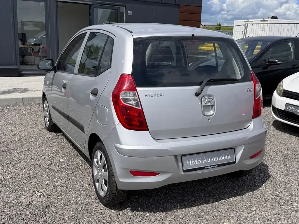 Gebraucht Hyundai i10 Edition 69 PS (50 kW) 2013 Silber Kleinwagen