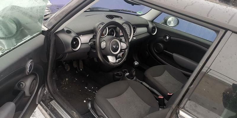 Gebraucht Mini ONE 95 PS (69 kW) 2011 Schwarz Kleinwagen