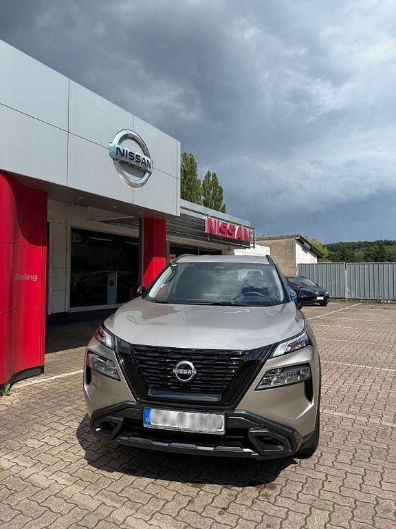 Silber Gebraucht 2024 Nissan X-Trail SUV | 42.900 € (Teuer) - Bild 1/4