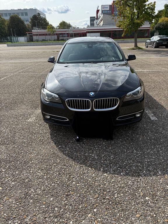 Schwarz Gebraucht 2015 BMW 520 Luxury Line Kombi | 10.500 € (Superpreis) - Bild 1/4
