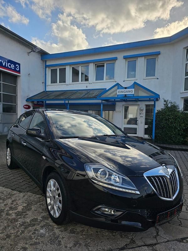 Gebraucht Lancia Delta 120 PS (88 kW) 2010 Schwarz Kleinwagen