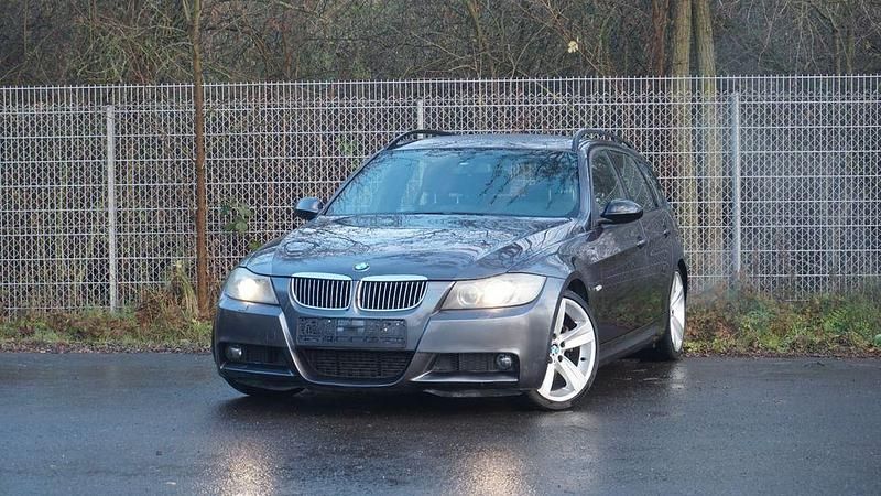 Grau Gebraucht 2006 BMW 330 M Sport Kombi | 4.900 € (Guter Preis) - Bild 1/4