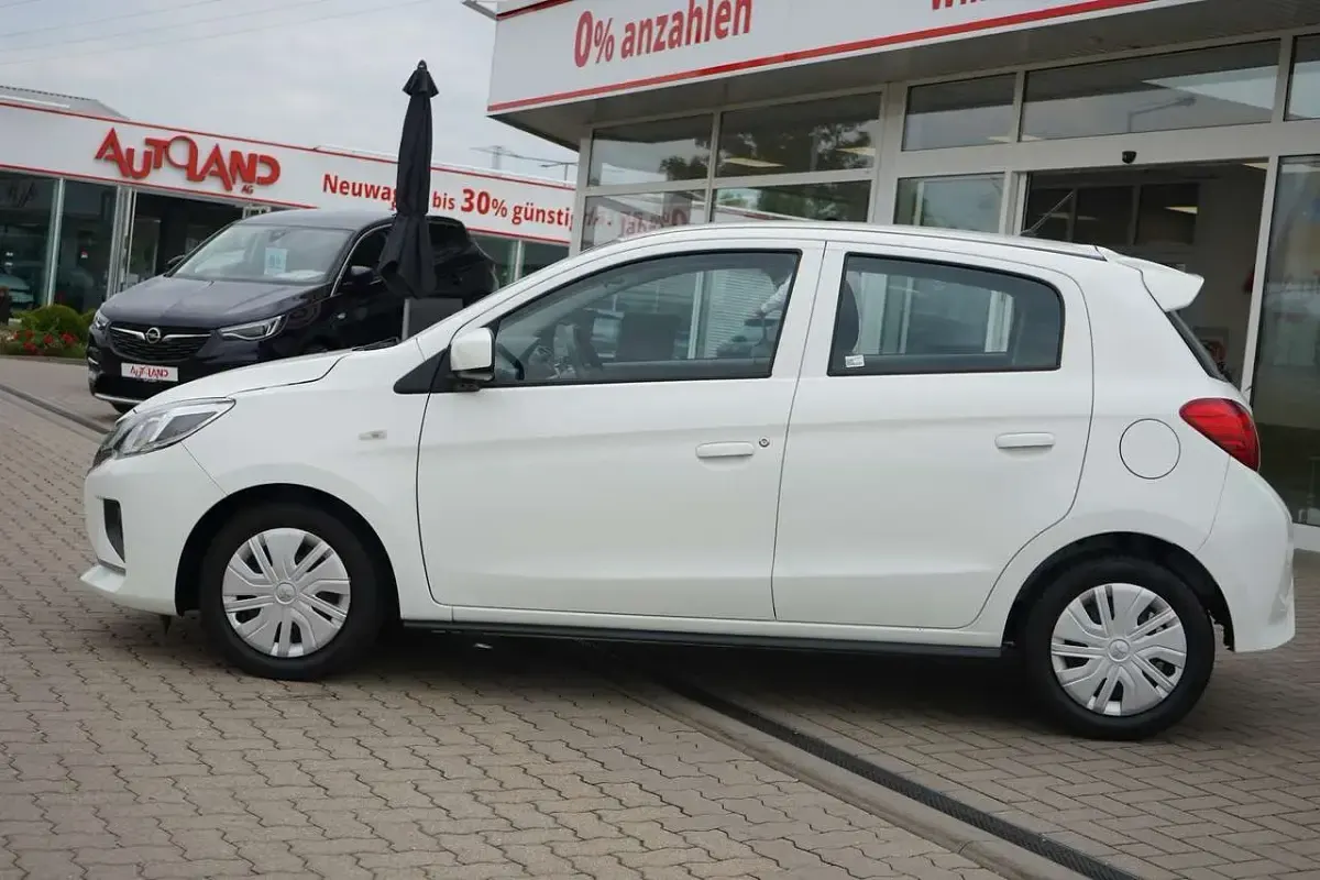 Gebraucht Mitsubishi Space Star Select 80 PS (58 kW) 2022 Weiß Kleinwagen