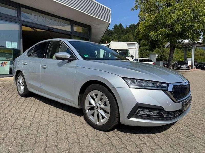 Silber Gebraucht 2020 Skoda Octavia First Edition Limousine | 22.900 € (Guter Preis) - Bild 1/4