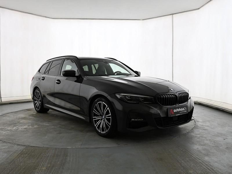 Grau Gebraucht 2022 BMW 318 M Sport Kombi | 29.990 € (Fairer Preis) - Bild 1/4