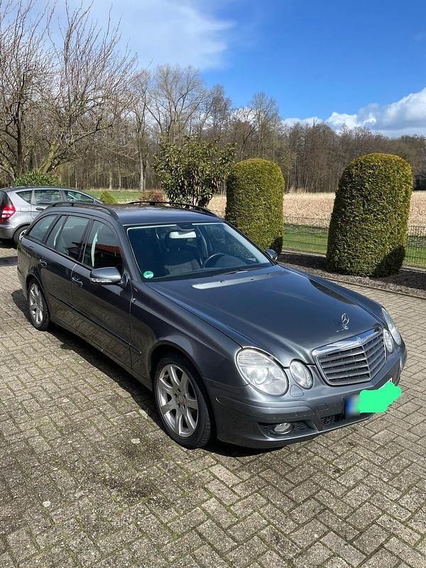 Gebraucht Mercedes 220 170 PS (125 kW) 2007 Grau Kombi