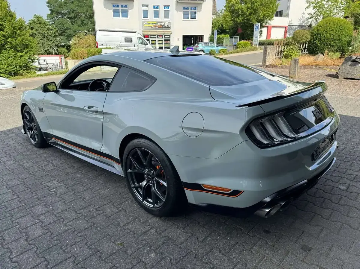Gebraucht Ford Mustang Fastback 466 PS (342 kW) 2021 Cactusgrey Coupé