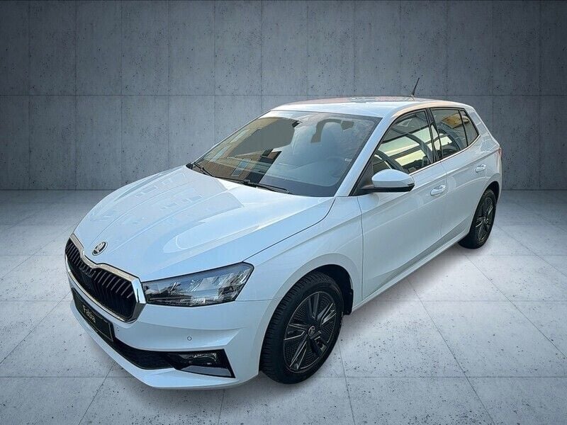 Moonweiss metallic Gebraucht 2024 Skoda Fabia Style Limousine | 19.380 € (Fairer Preis) - Bild 1/4