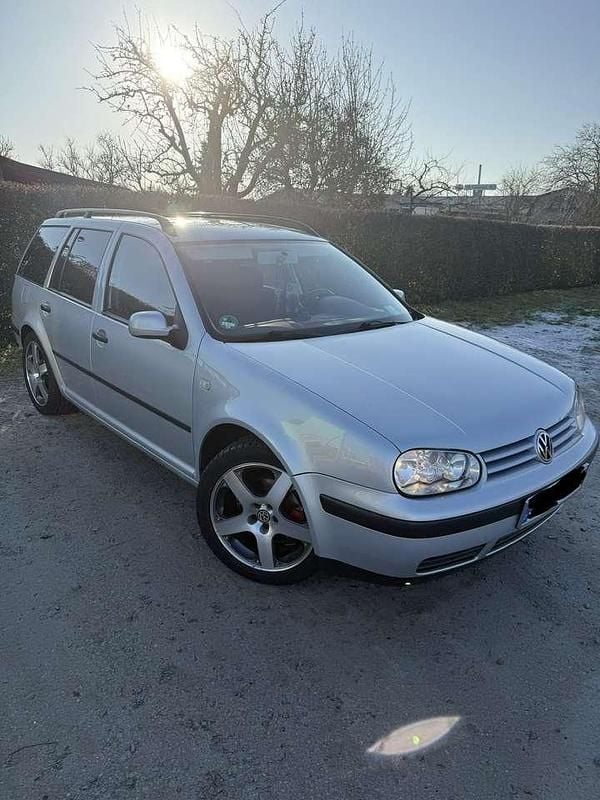Grau Gebraucht 2000 VW Golf IV R Kombi | 2.400 € (Etwas zu teuer) - Bild 1/4