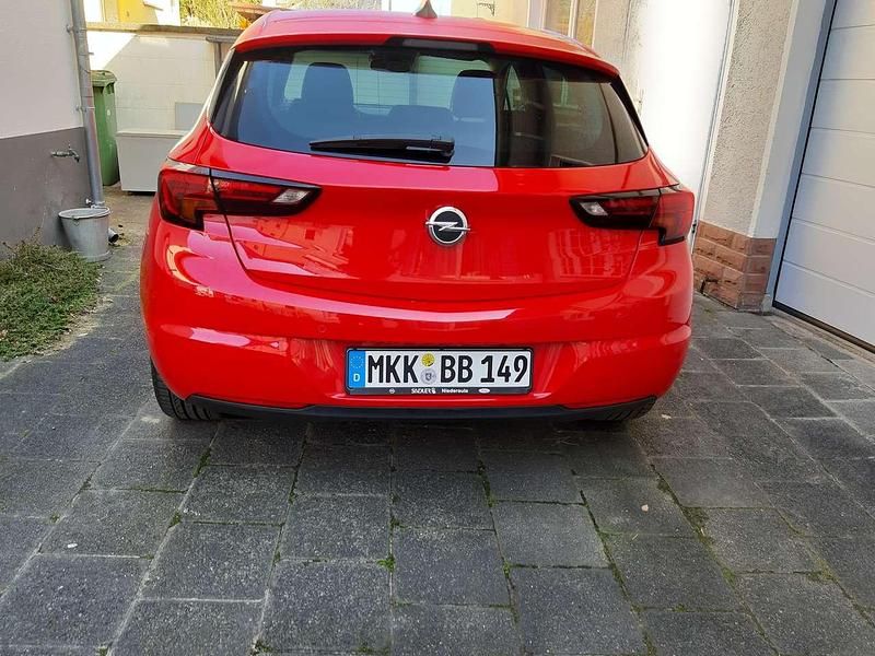 Gebraucht Opel Astra Edition 150 PS (110 kW) 2016 Rot Limousine